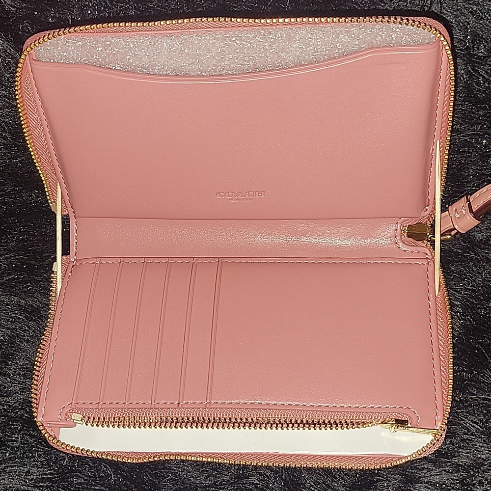 COACH SIGNATURE WRISTLET - Picture 7 of 7